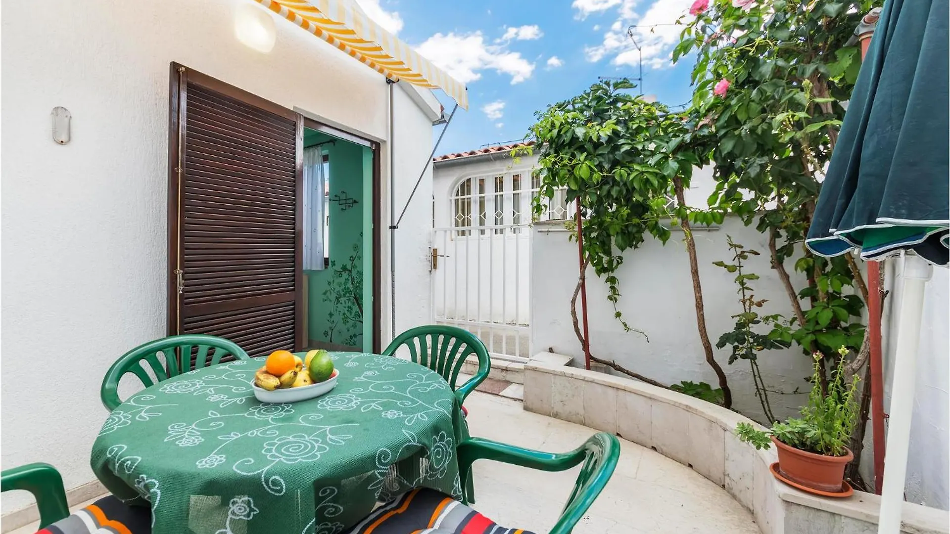 Amazing Apartment In Barbariga With Kitchen 0*,  Hırvatistan